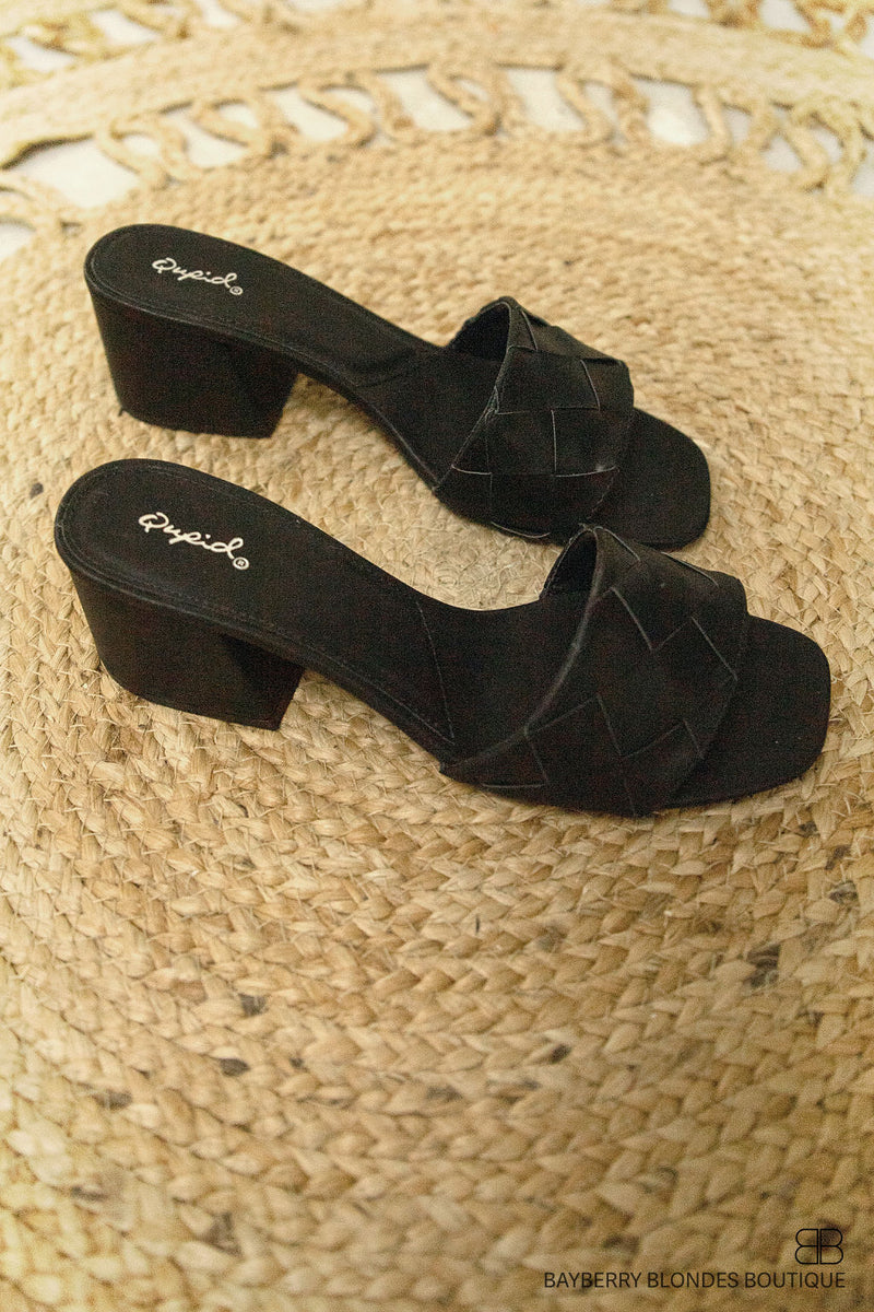 Woven Square Toe Heel-Black