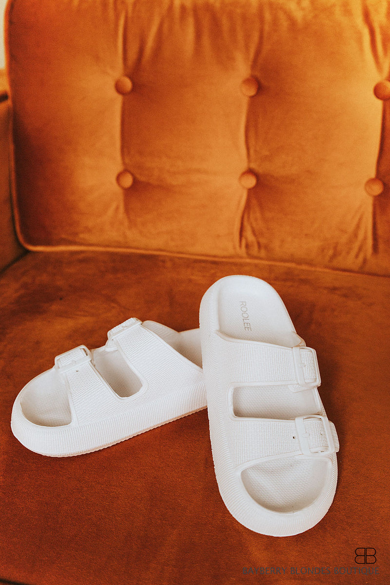 Nori Buckle Sandal-White